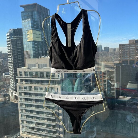 🆕 ALO YOGA 🧿 BNWOT Icon Ribbed Henley Sports Bra + Icon Thong Bundle - Size L - Picture 3 of 14